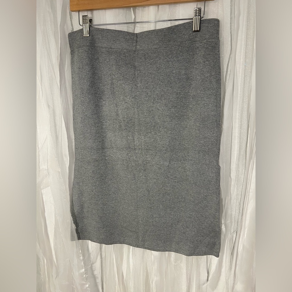 NWT Banana Republic Fitted Sweater Skirt  size medium